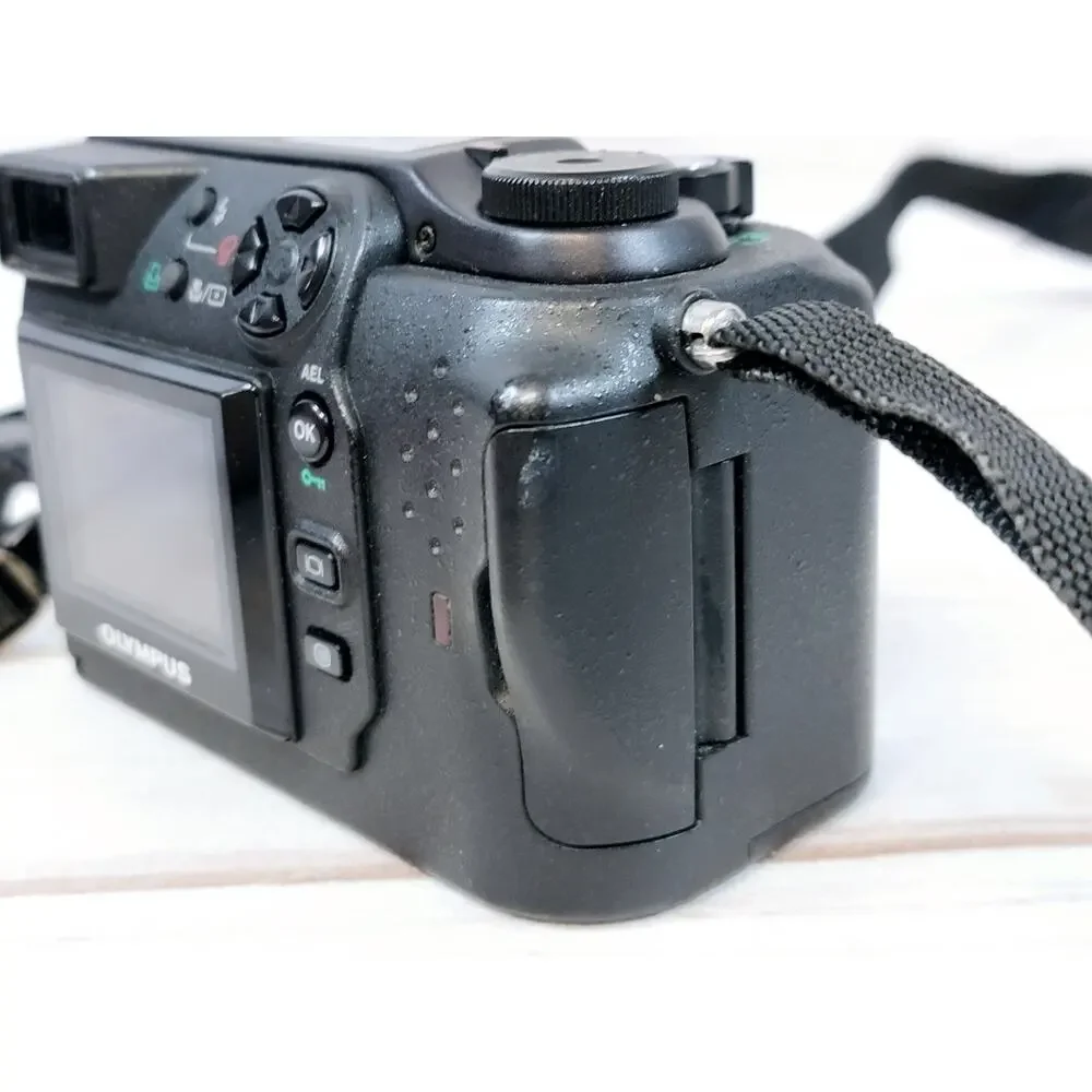 Olympus CAMEDIA C-3040 Zoom 3.3MP Digital Camera - Black W/Case Tested